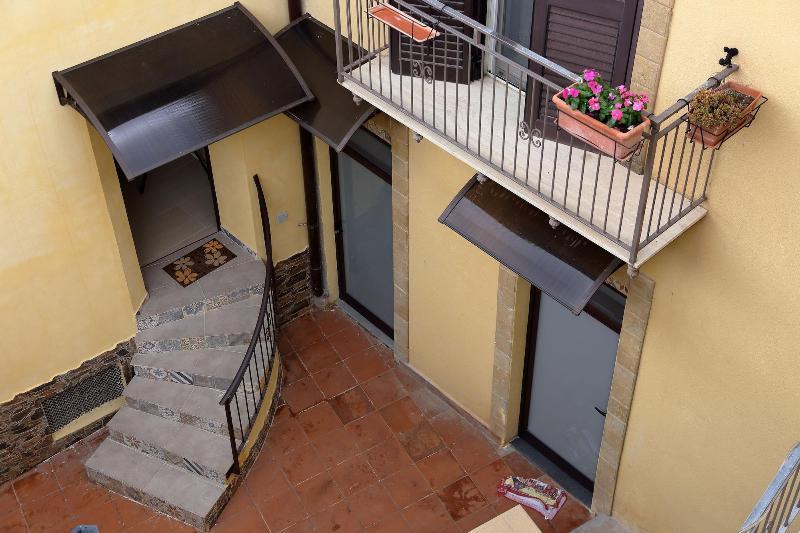 B&B Il Melograno Antico Con Terrazza E Giardino Agrigento Kültér fotó