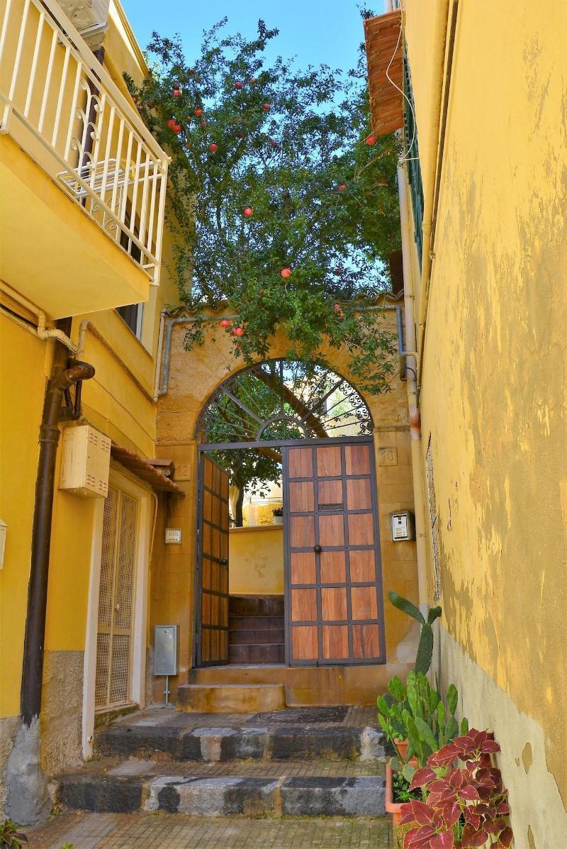 B&B Il Melograno Antico Con Terrazza E Giardino Agrigento Kültér fotó