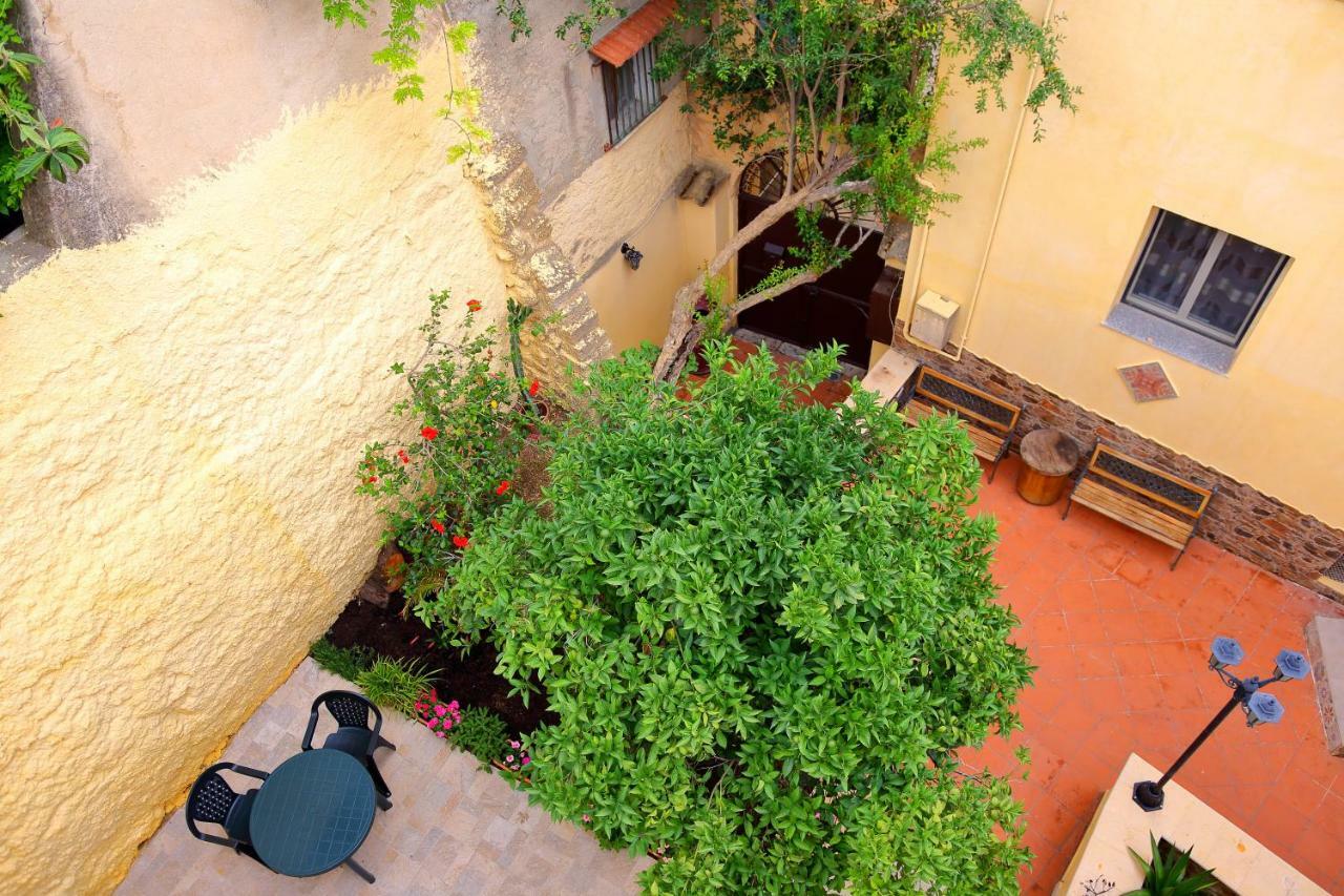 B&B Il Melograno Antico Con Terrazza E Giardino Agrigento Kültér fotó