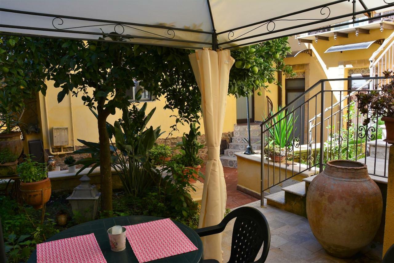 B&B Il Melograno Antico Con Terrazza E Giardino Agrigento Kültér fotó