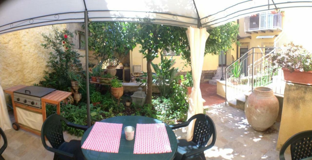 B&B Il Melograno Antico Con Terrazza E Giardino Agrigento Kültér fotó
